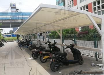 膜結(jié)構(gòu)車棚和彩鋼板車棚有什么區(qū)別？