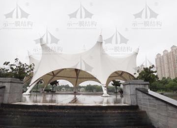 如何預(yù)防和解決膜結(jié)構(gòu)在雨天出現(xiàn)的積水？